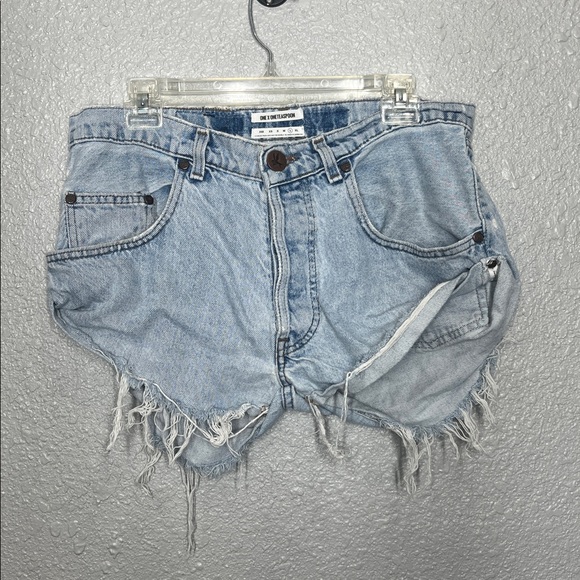 One Teaspoon Vintage Bandits Shorts - Picture 2 of 8